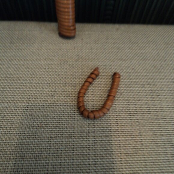 vintage wicker fan wall decor - Picture 3 of 3